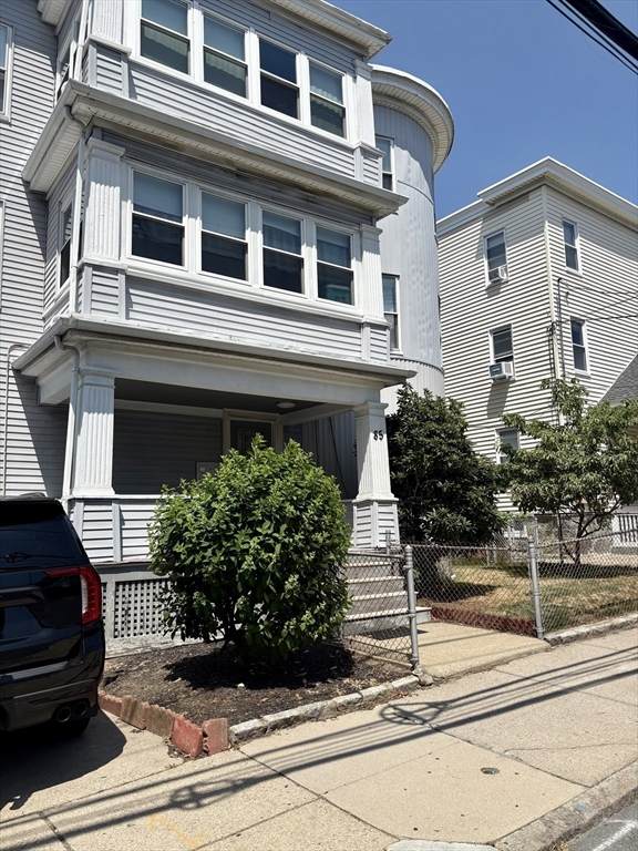 85 Foster St - Photo 1