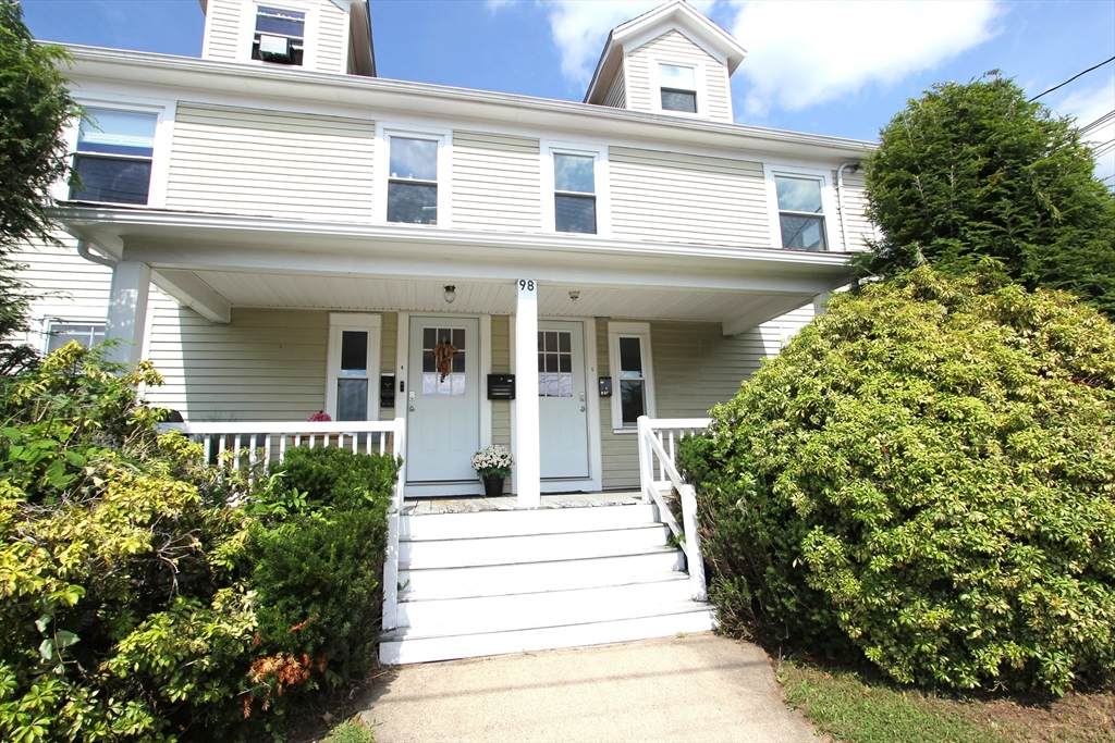 98 Plain St - Photo 1
