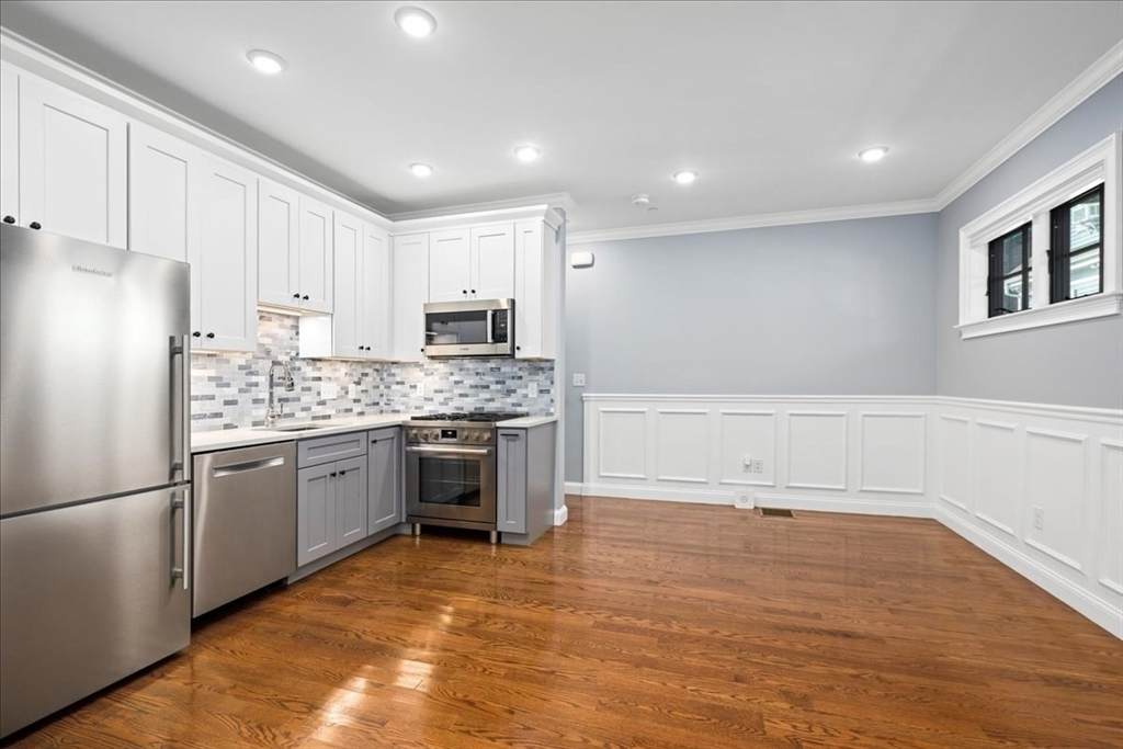 104 Beacon St - Photo 1