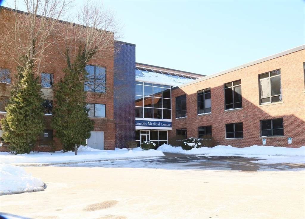 61 Lincoln St - Photo 1