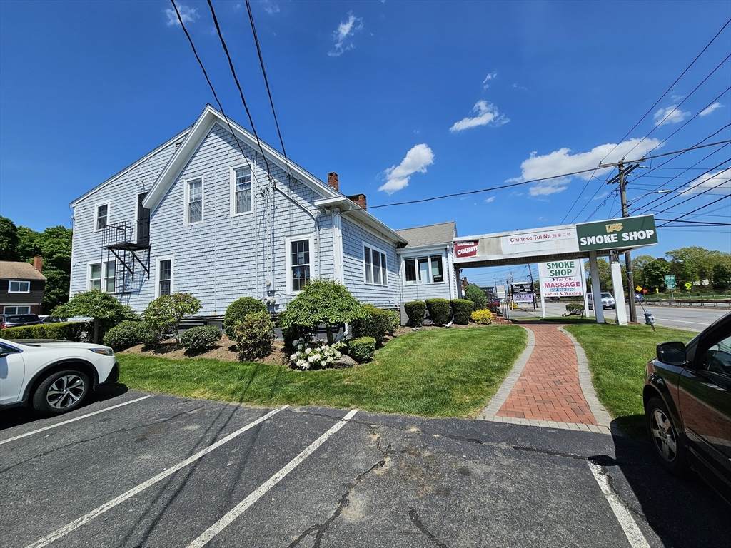 389 Worcester - Photo 1