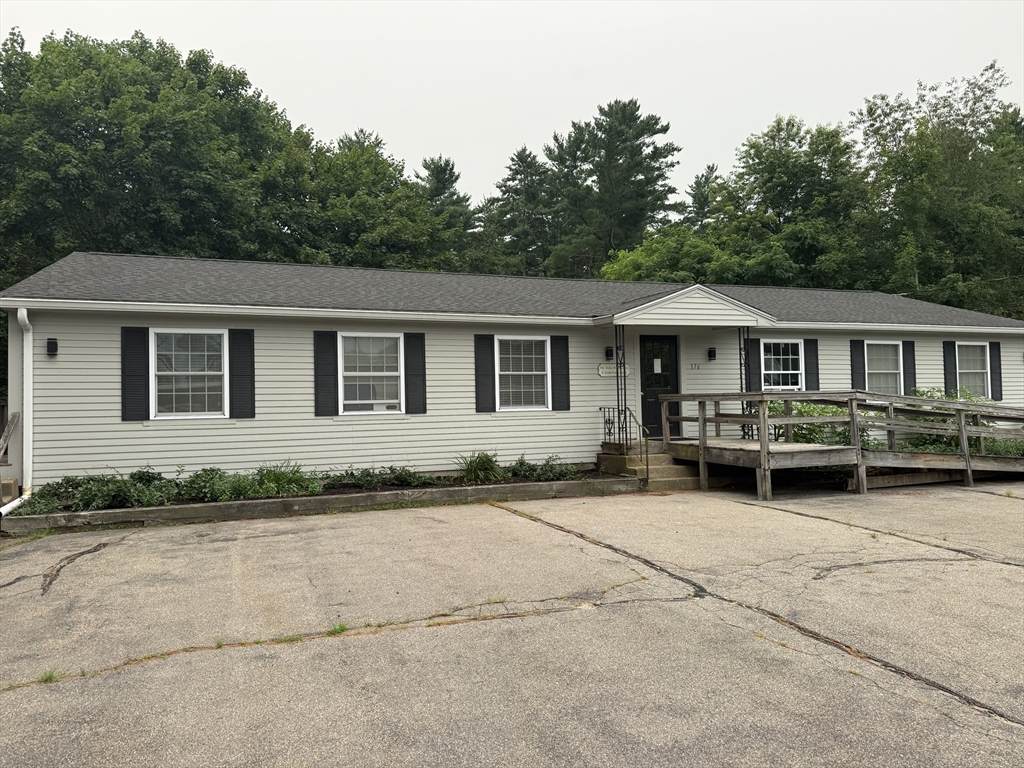 180 Mattakeesett St - Photo 1