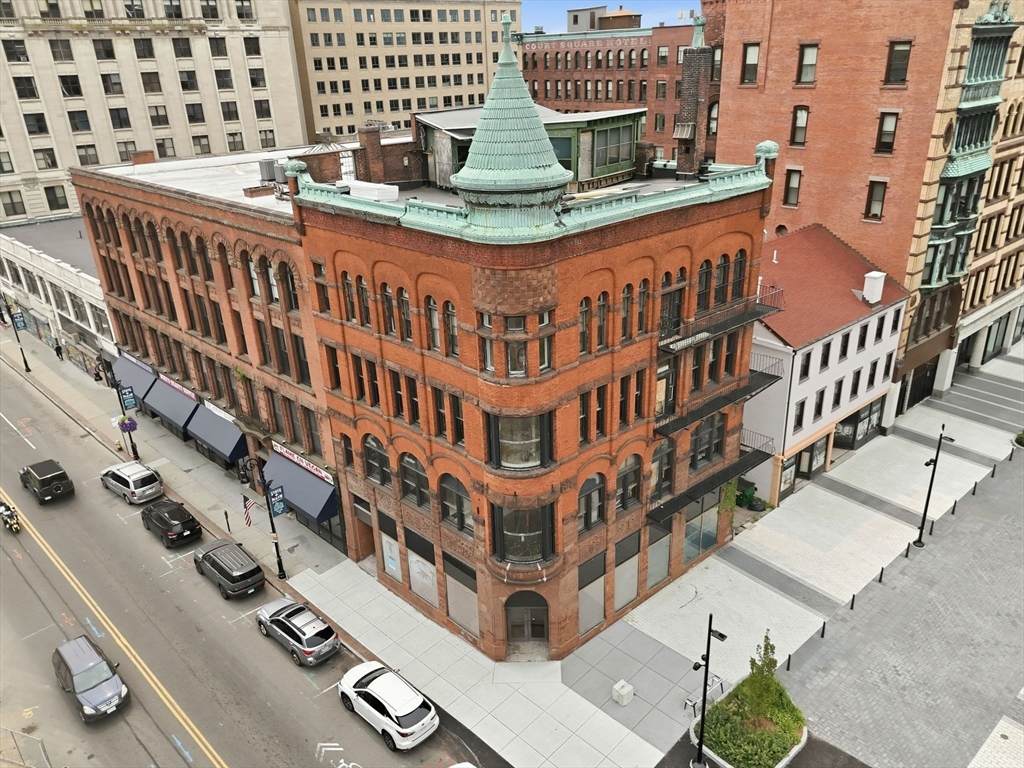 1252 Main St - Photo 1