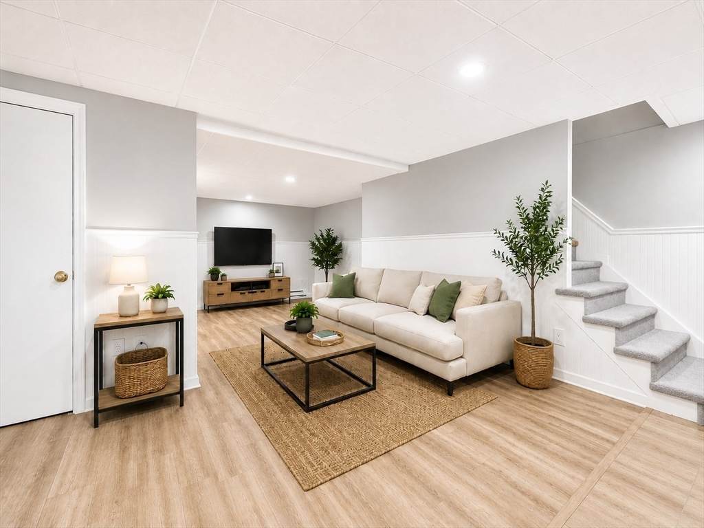 645 Robbins Ave - Photo 1