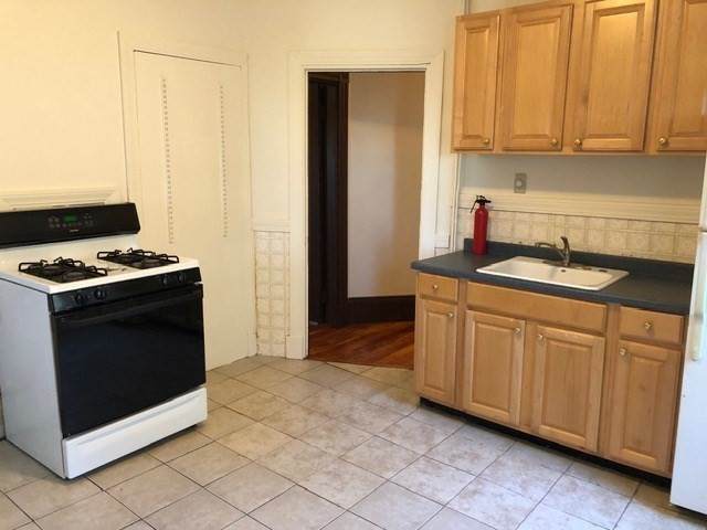 73 Iroquois Street - Photo 1