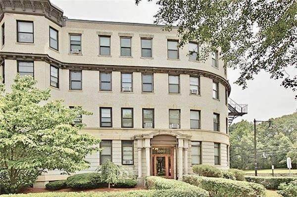 1880 Commonwealth Ave - Photo 1
