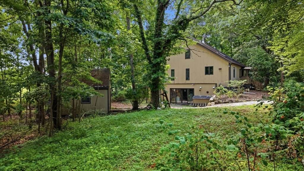 1746E Drift Rd - Photo 1