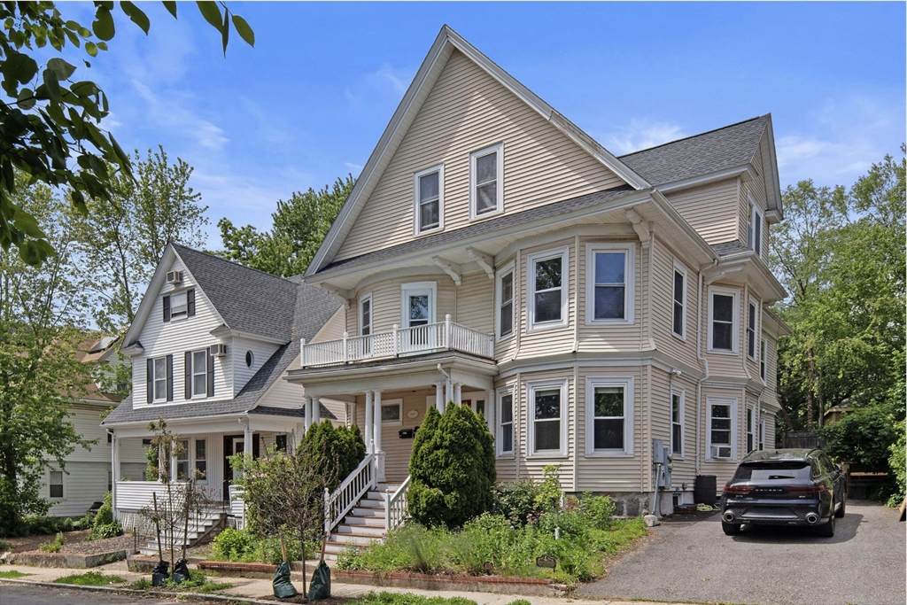 39 Mellen St - Photo 1