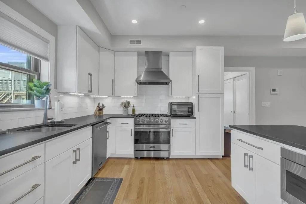 24 Rawson St. - Photo 1