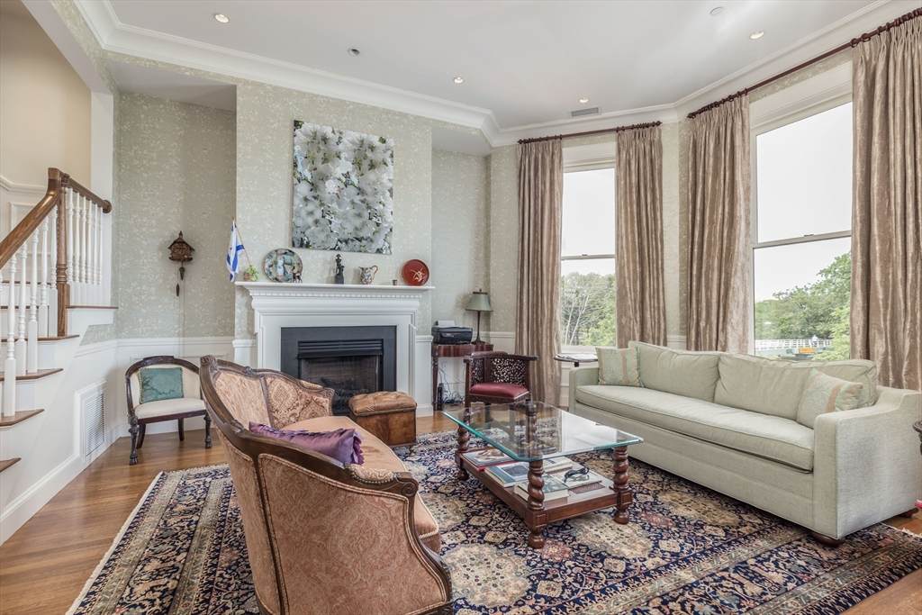 212 Beacon Street - Photo 1