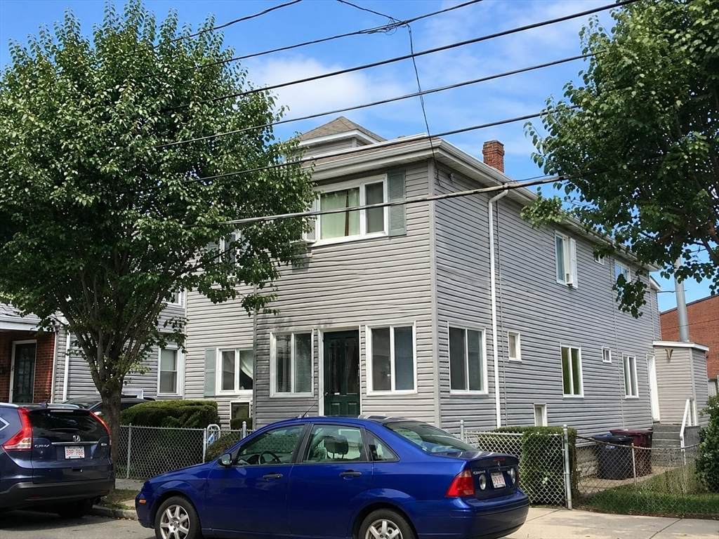 121 Clarence - Photo 1