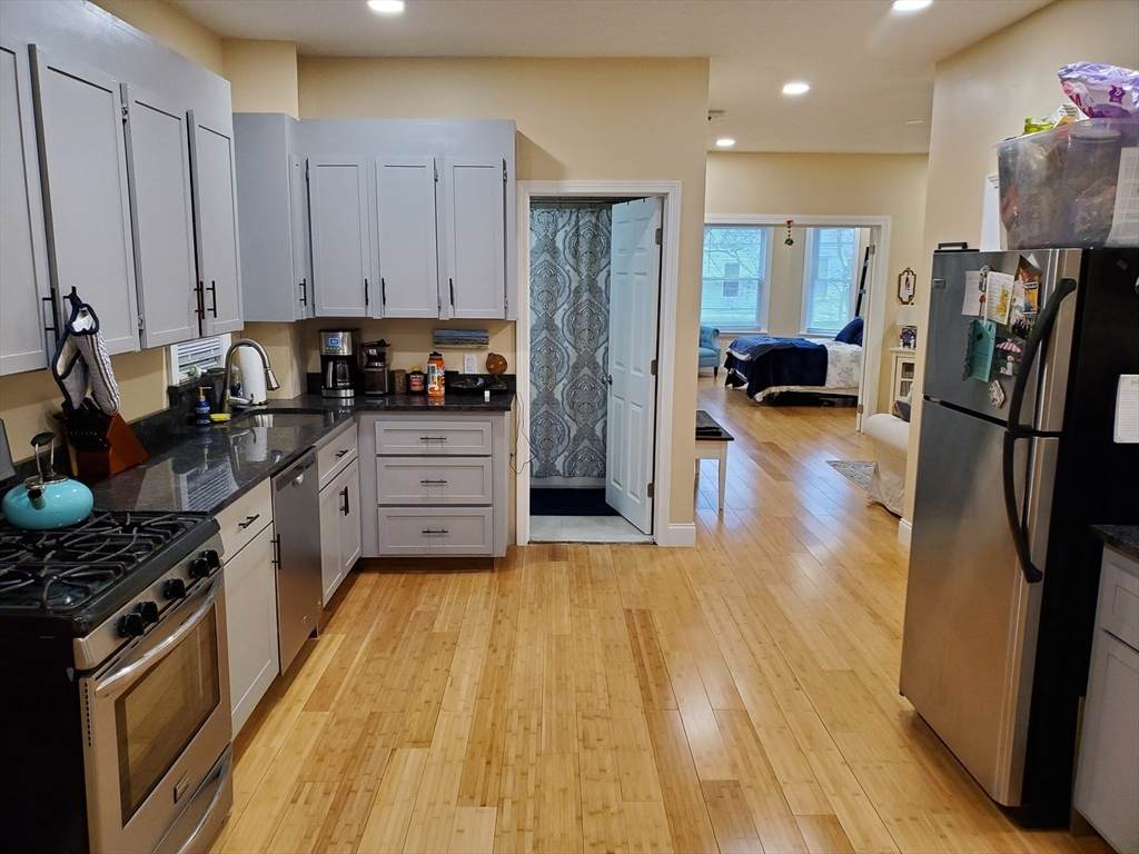233 Chelsea - Photo 1