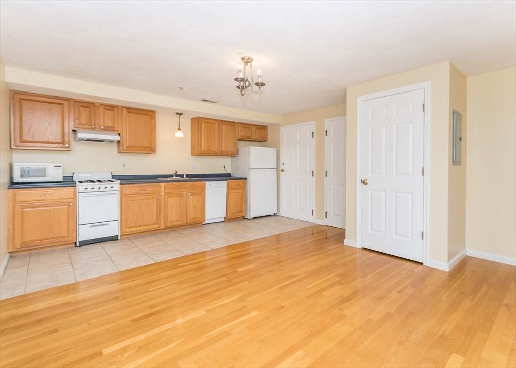 10 Middle Street Ct - Photo 1