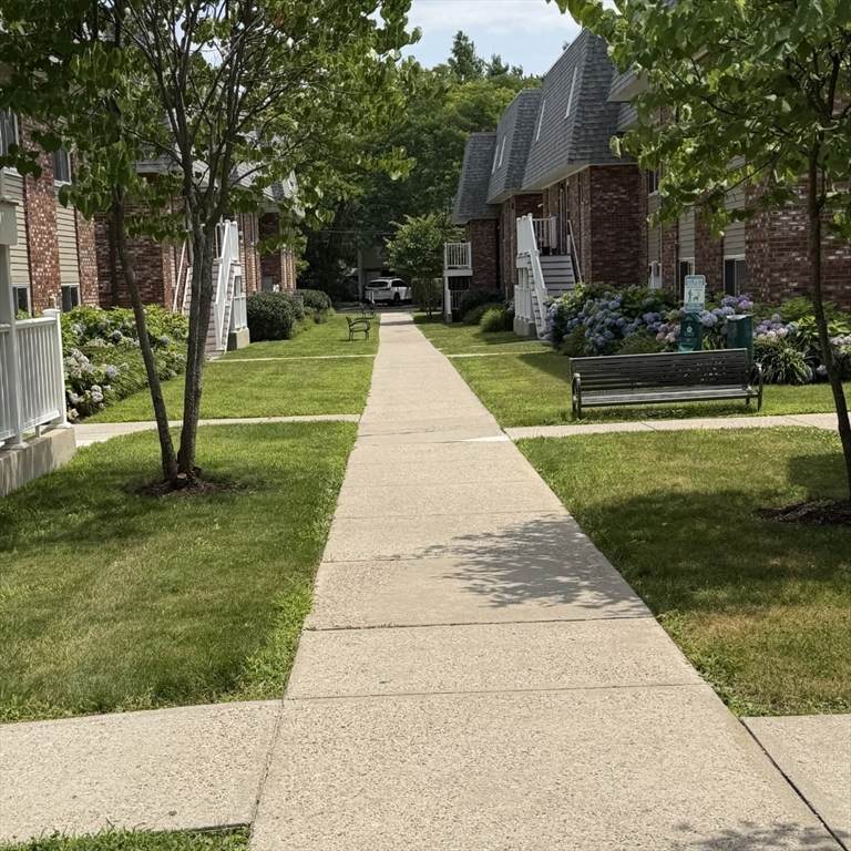 237 Garden St - Photo 1