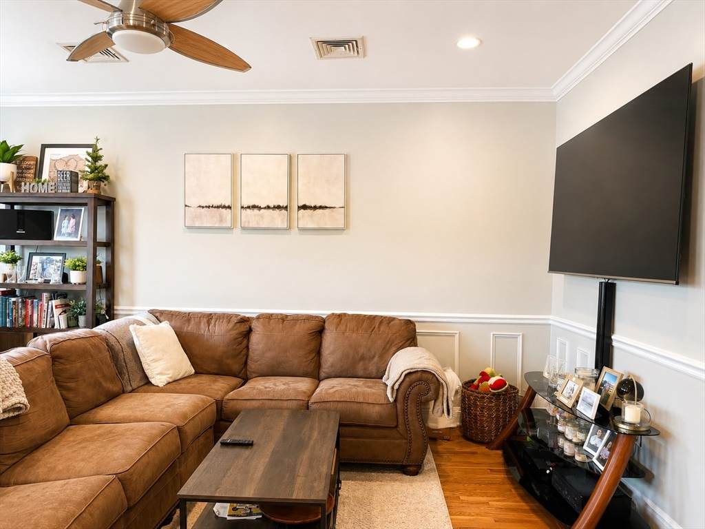 104 Boston St - Photo 1