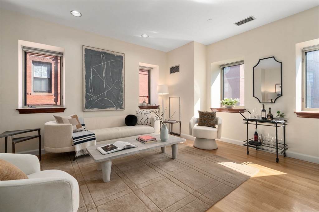2 Clarendon St - Photo 1