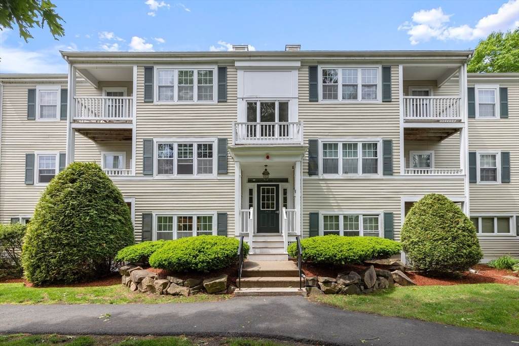700 Brookside Dr - Photo 1