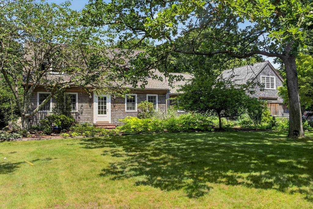 205 Meetinghouse Way - Photo 1