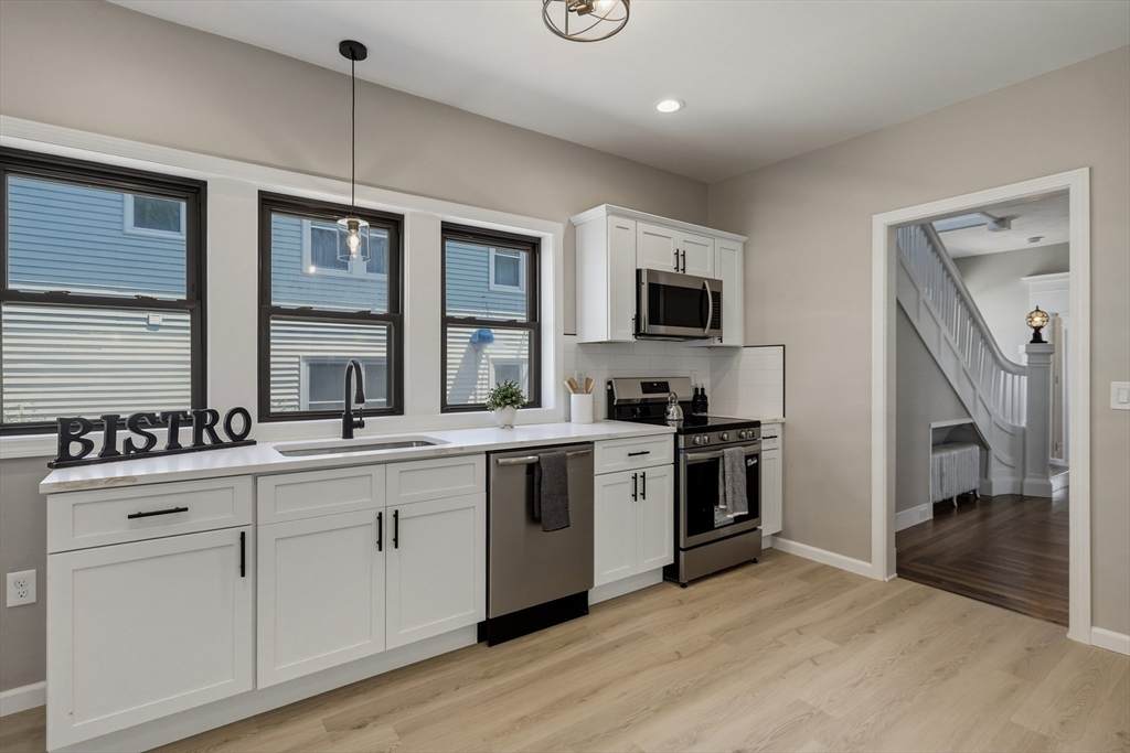 61 W Glen St - Photo 1