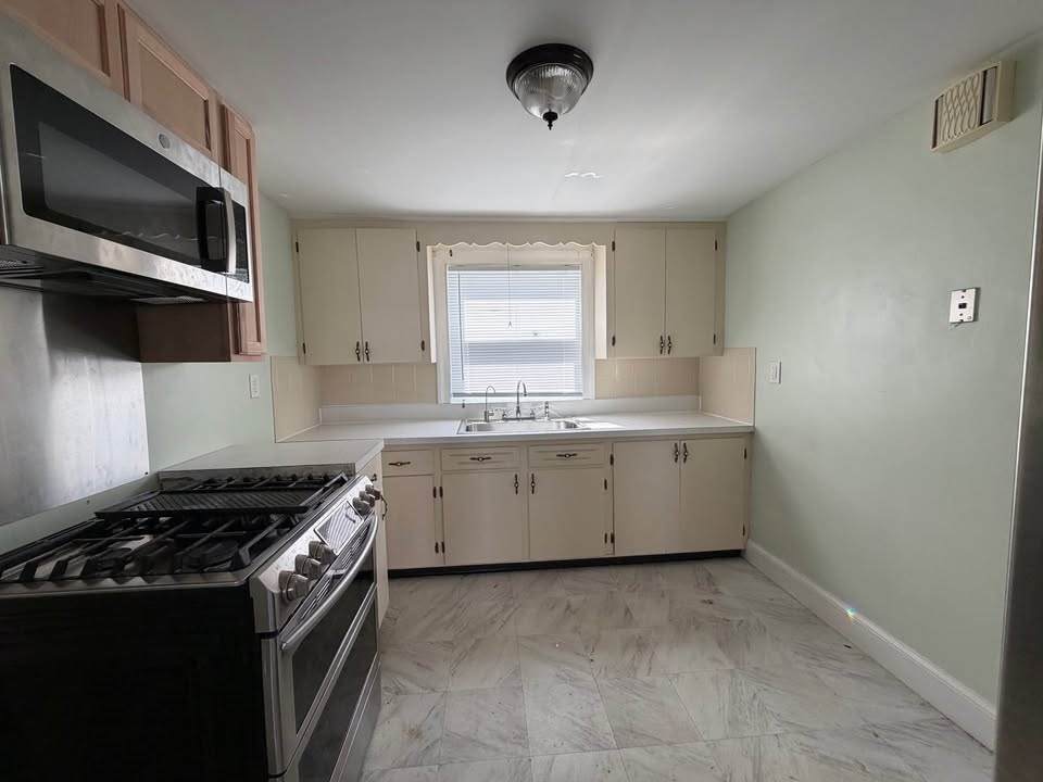 36 Barstow St - Photo 1