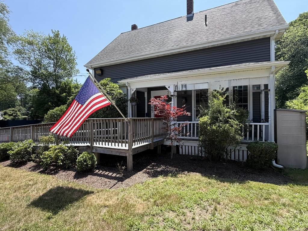 661 South St W - Photo 1