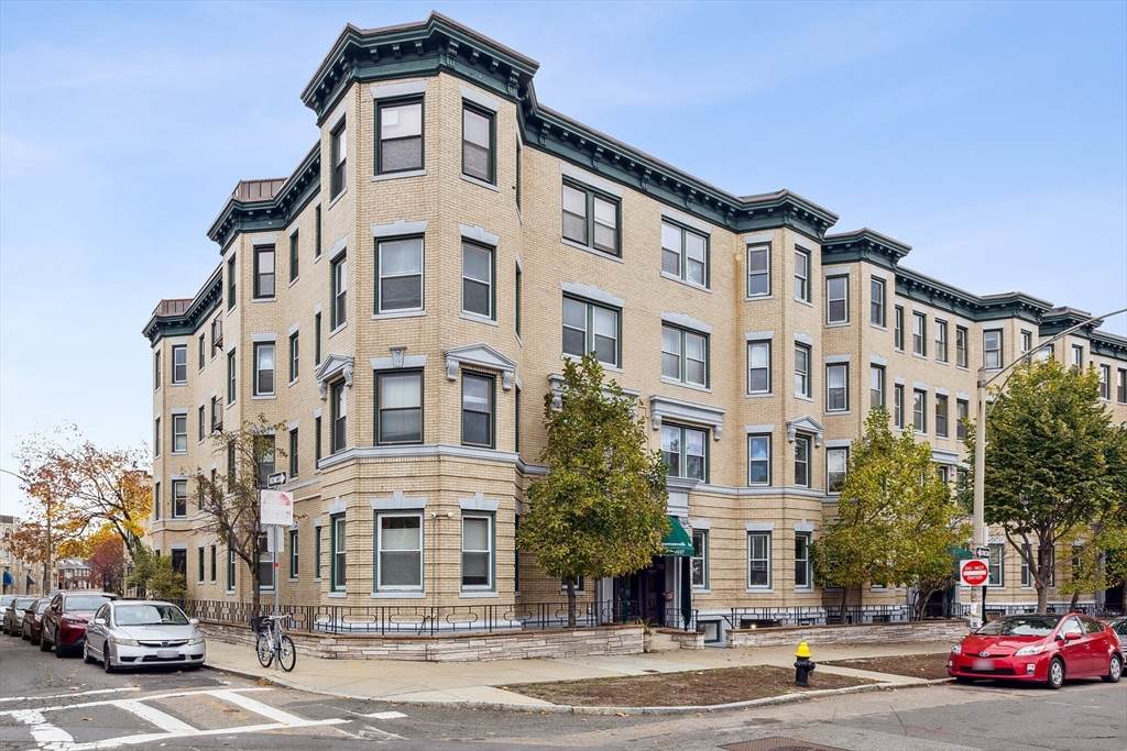 1427 Commonwealth Ave - Photo 1