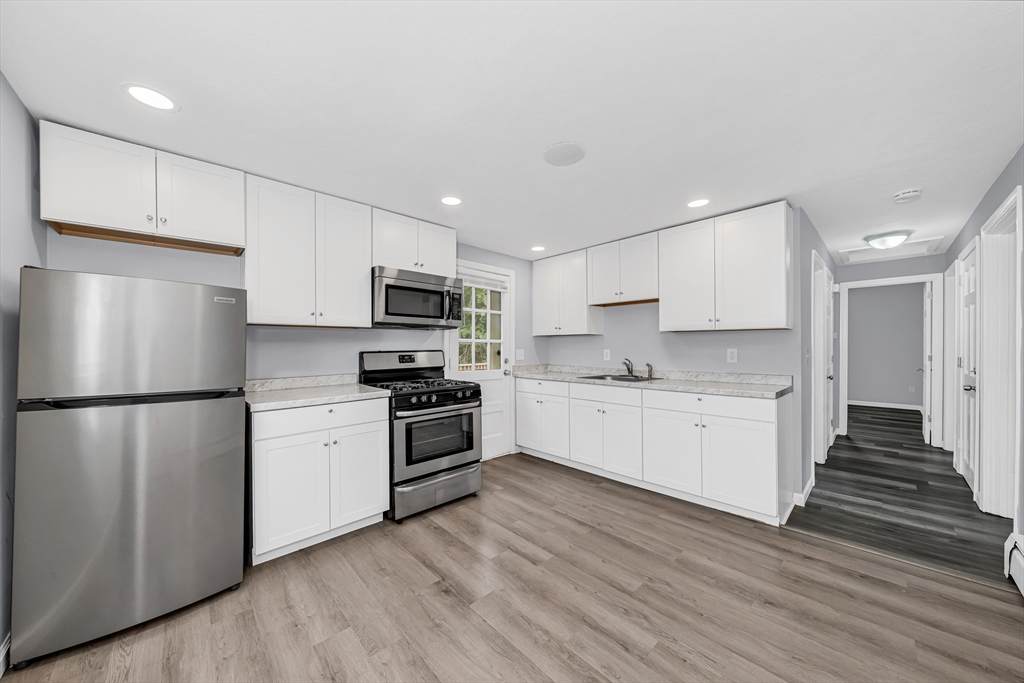 62 Hollis St - Photo 1