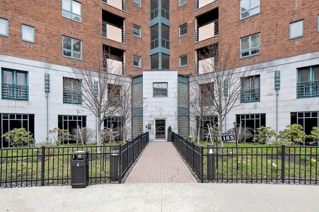 165 Cottage St - Photo 1