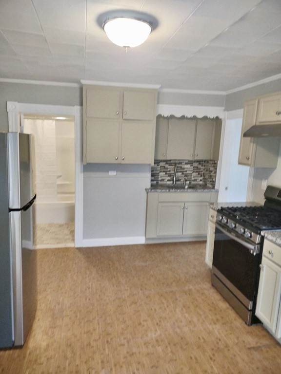 31 Edwards St - Photo 1