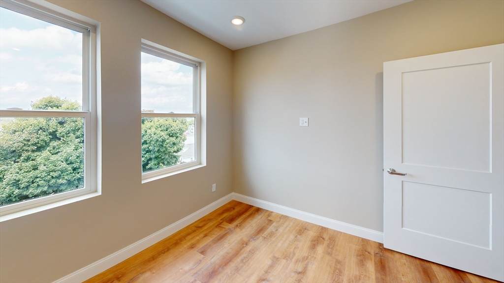 https://bt-photos.global.ssl.fastly.net/mlspin/orig_boomver_1_73554693_2.jpg