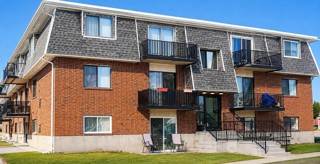 176 Maple - Photo 1