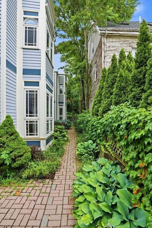 45 Market St - Photo 1