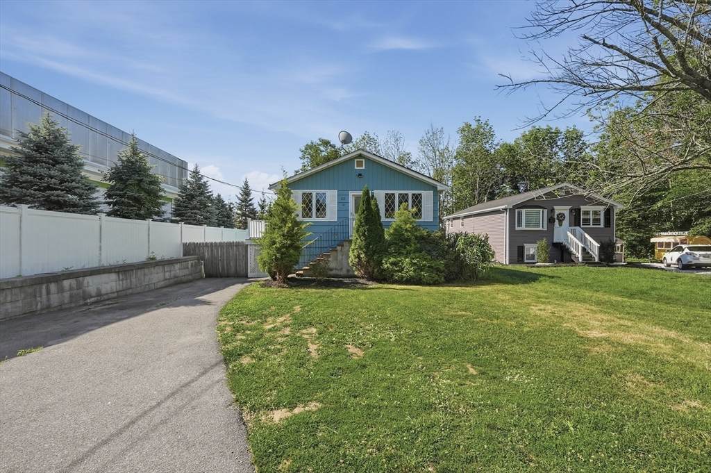 22 Hayward Ave - Photo 1