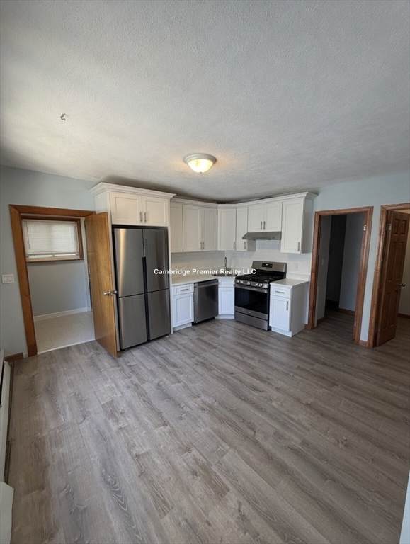 89 Webster Ave - Photo 1