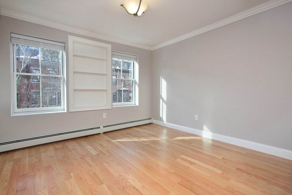 205 W Springfield St - Photo 1