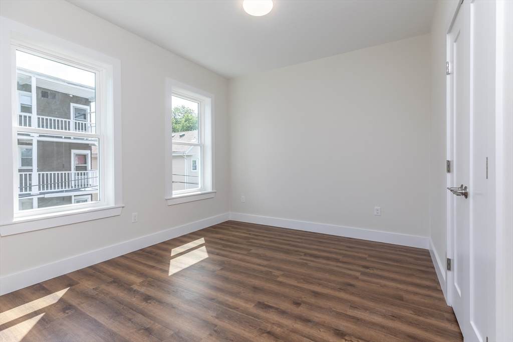 843 Columbia - Photo 1