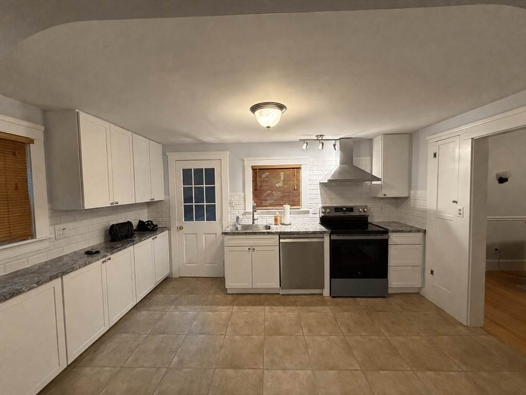 21 Dennis St - Photo 1