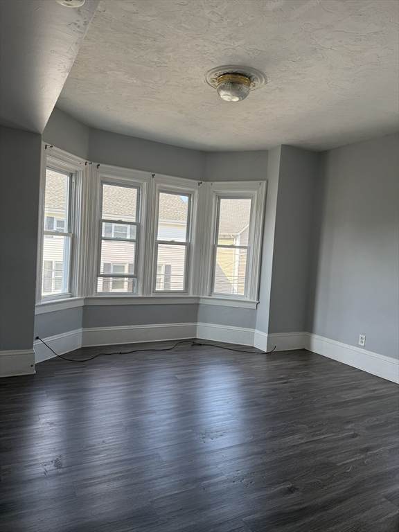 103 Tecumseh St - Photo 1