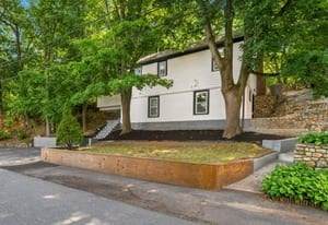 9 Walden Pond Ave - Photo 1