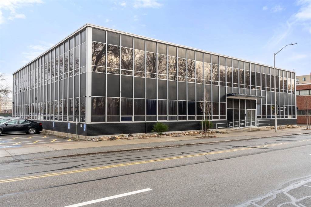 701 Concord - Photo 1