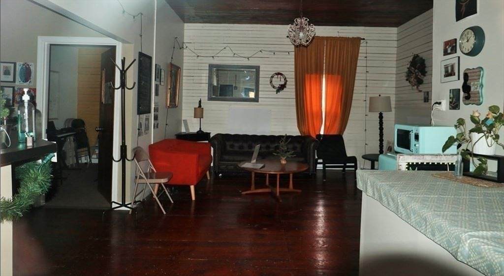 https://bt-photos.global.ssl.fastly.net/mlspin/orig_boomver_1_73557109_2.jpg