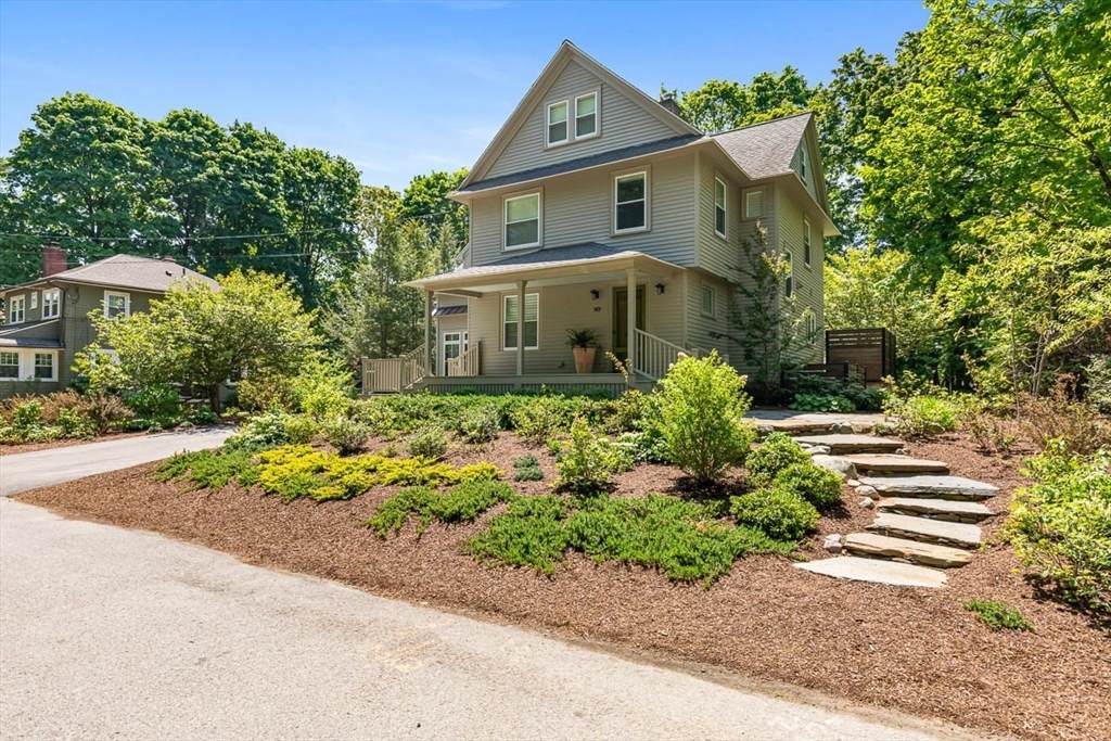 10 Pine Road - Photo 1