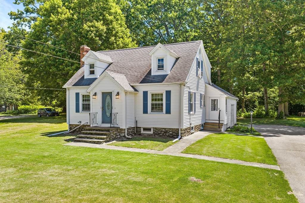 779 Oxford St  S - Photo 1