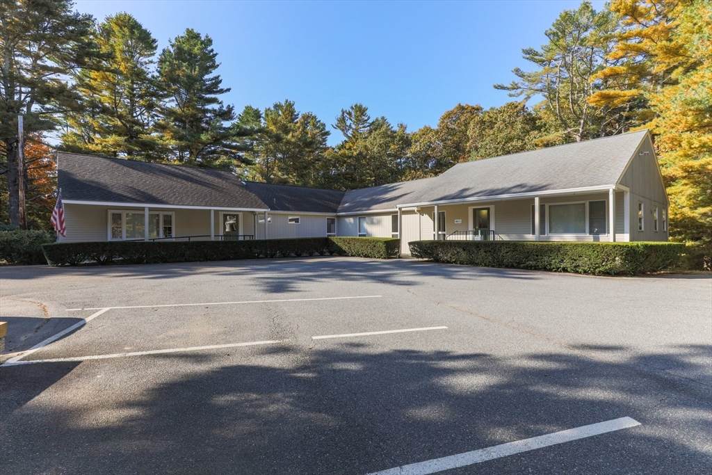1400 Massachusetts 28A - Photo 1