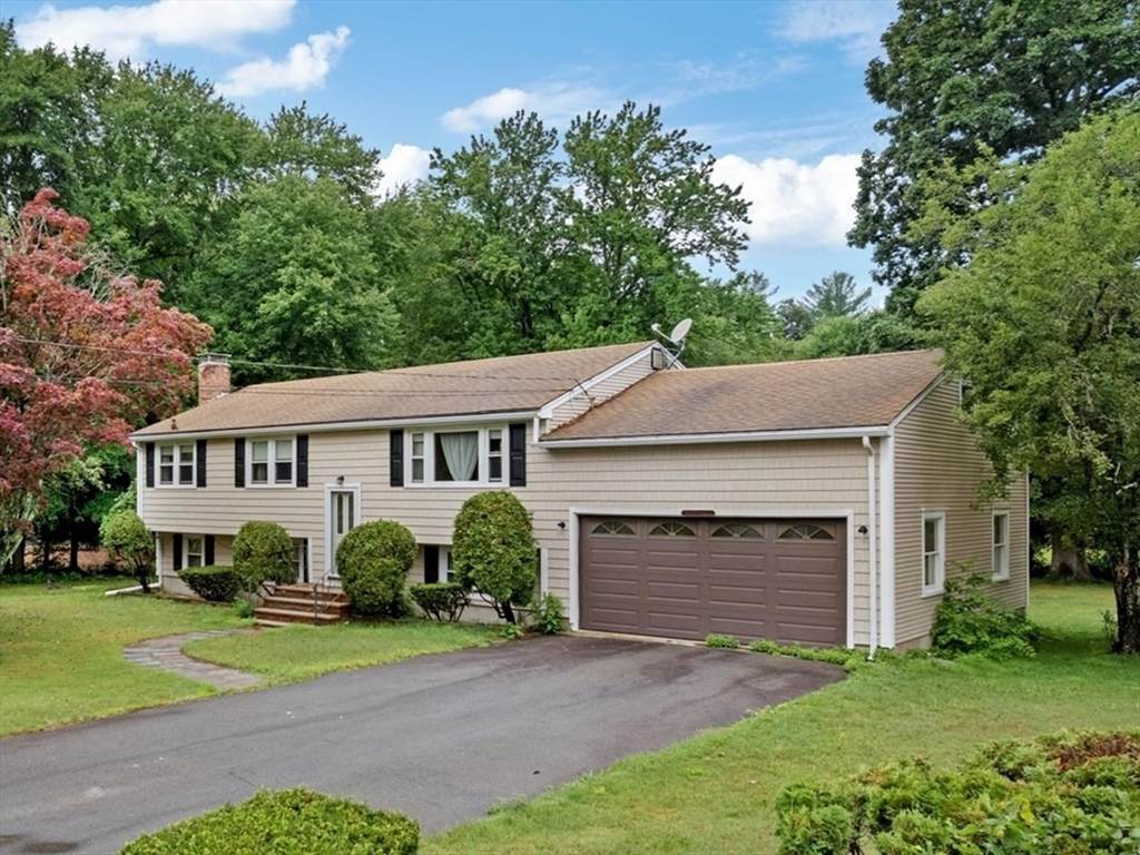 17 Brewster Dr - Photo 1