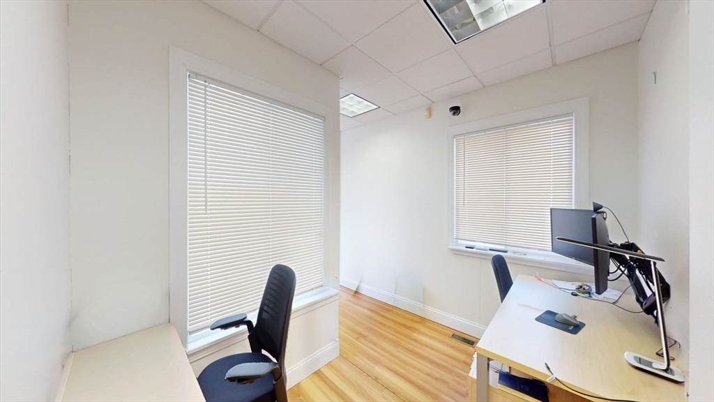 https://bt-photos.global.ssl.fastly.net/mlspin/orig_boomver_1_73558292_2.jpg