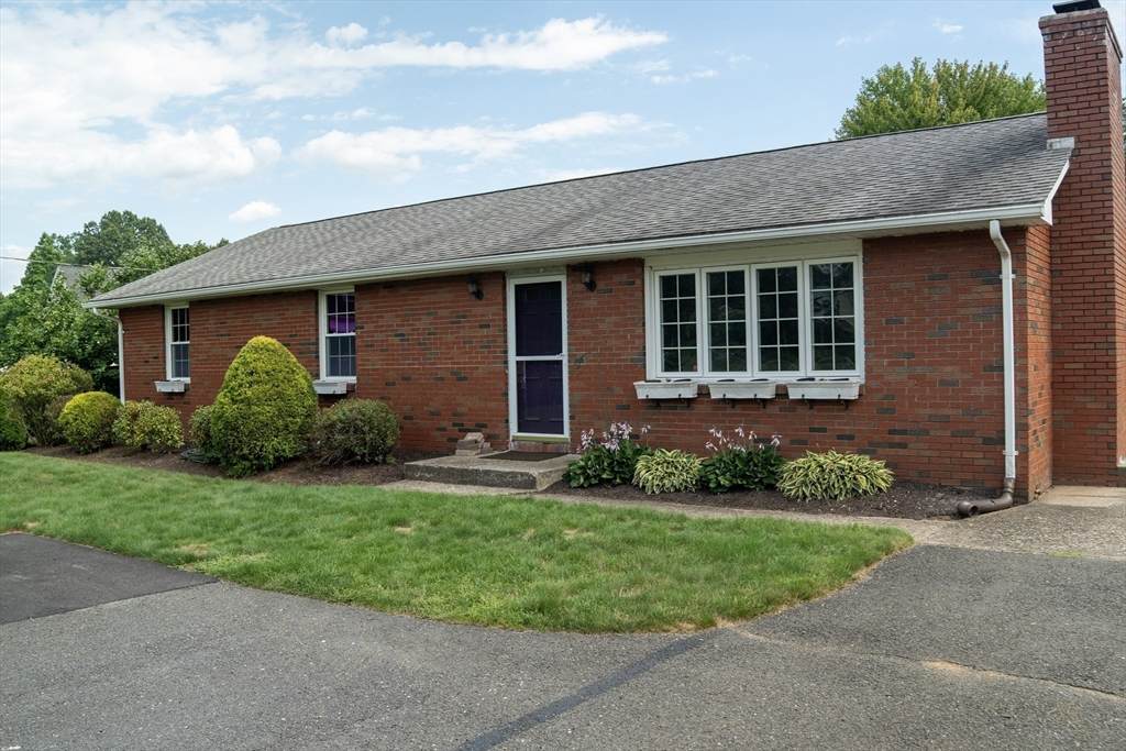 https://bt-photos.global.ssl.fastly.net/mlspin/orig_boomver_1_73558327_2.jpg
