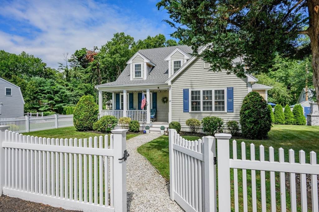 29 Cape Cod Ave - Photo 1