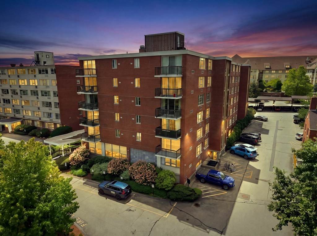 20 Hammond Pond Pkwy - Photo 1