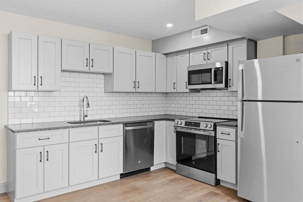 160 Seabury St - Photo 1